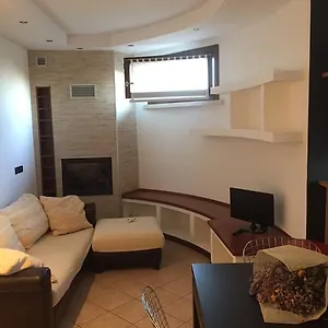 Casa Martina , Virgilio Italia